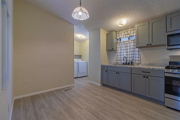 1990 Fleetwood Manufactured Home