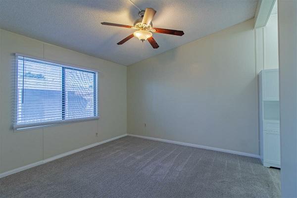 1990 Fleetwood Manufactured Home