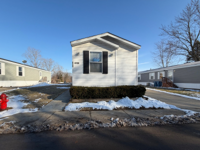 Mobile Home at 2724 Court St Brighton, MI 48114