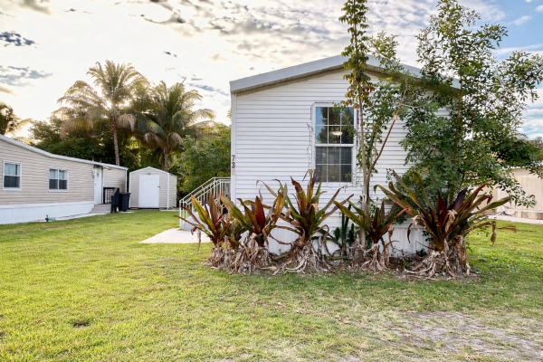 2006 Redman  Mobile Home For Sale