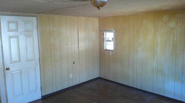 1981 Oakwood Manufactured Home