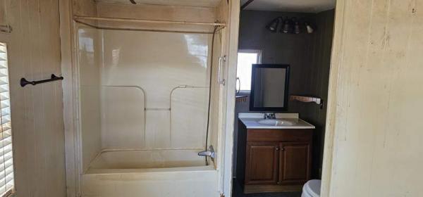 1981 Oakwood Manufactured Home