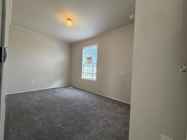 2011 Clayton UNK Mobile Home