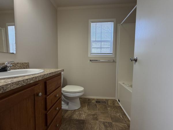 2011 Clayton UNK Mobile Home