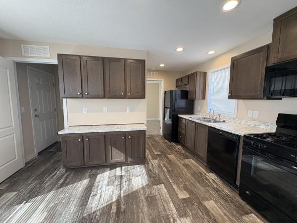 2022 Clayton 81RSH16663B Mobile Home