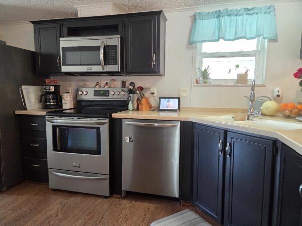 1999 Homes of Merit N/A Mobile Home