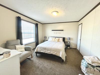 Photo 3 of 18 of home located at 25917 Bristol Brownstown, MI 48134