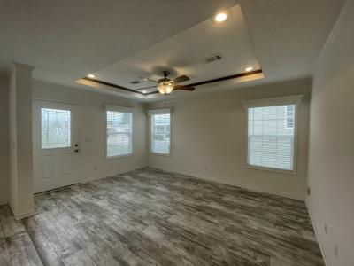 Photo 2 of 21 of home located at 13122 Grape Avenue Grand Island, FL 32735