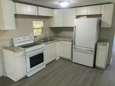 Photo 3 of 13 of home located at 4 Crest Ave Mount Dora, FL 32757