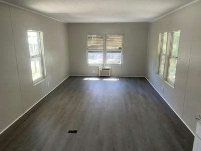 Photo 4 of 13 of home located at 4 Crest Ave Mount Dora, FL 32757