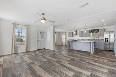 Photo 3 of 17 of home located at 423 Grady Avenue Lakeland, FL 33815