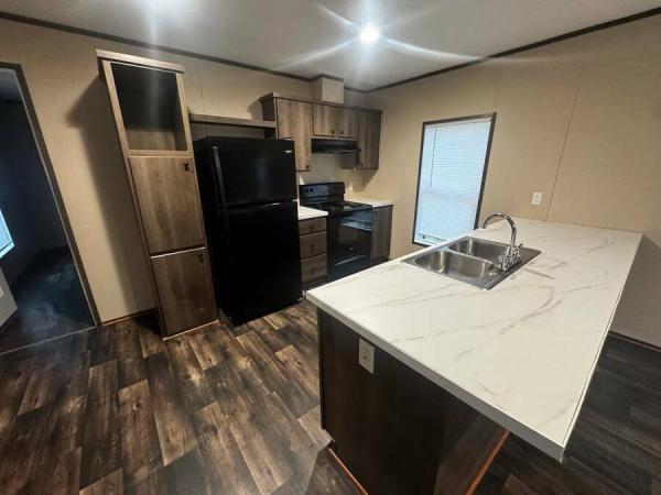 2022 170PX16763A  Home