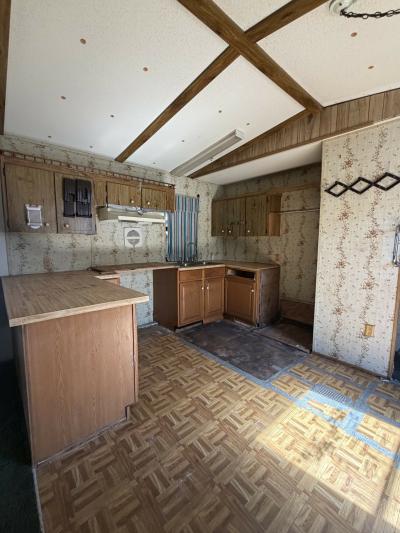 Photo 3 of 20 of home located at 330 Albion Ave Lakeland, FL 33815