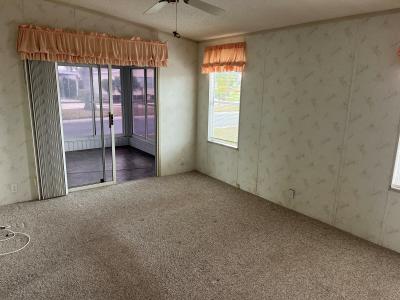 Photo 4 of 10 of home located at 2624 88th Street E Palmetto, FL 34221