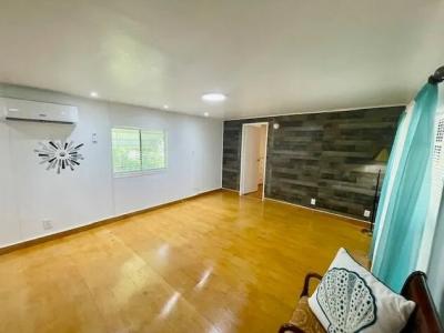 Photo 5 of 11 of home located at 2101 Cypress Court Naples, FL 34110