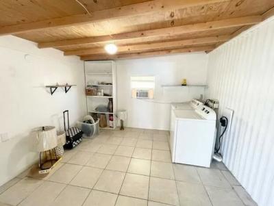 Photo 4 of 11 of home located at 2101 Cypress Court Naples, FL 34110