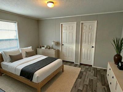 Photo 5 of 7 of home located at 361 Parker Lake Dr Oxford, MI 48371