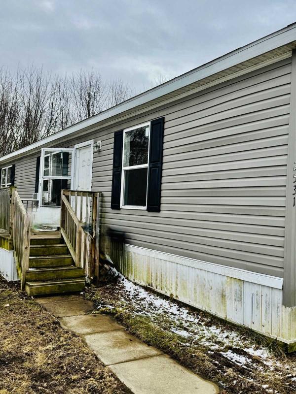 Photo 2 of 1 of home located at 2531 Autumn Lake Anderson, IN 46017