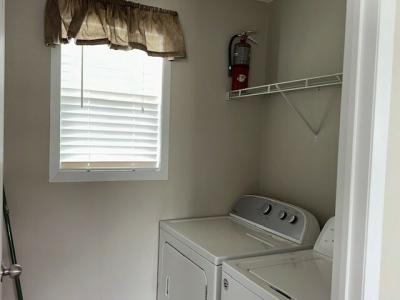 Photo 5 of 10 of home located at 1651 Meadowbrook Monroe, MI 48161