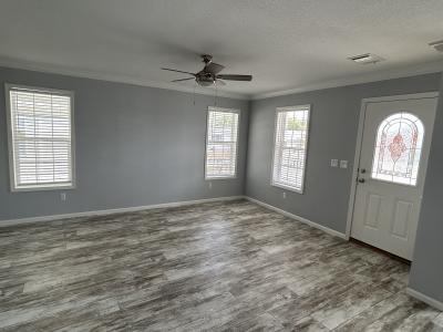 Photo 2 of 19 of home located at 3000 Us Hwy 17/92 W Lot #623 Haines City, FL 33844