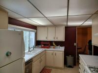 1980 Lakewood Manufactured Home