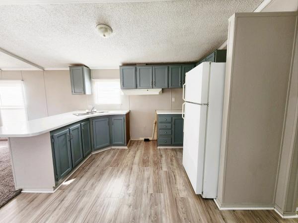 1994 Holly Park Inc Holly Park Mobile Home