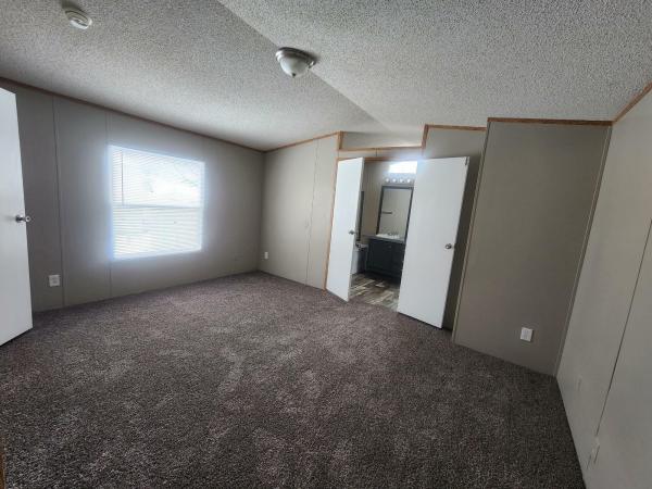 2005 American Homestar Corp Galaxy Mobile Home