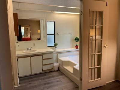 Photo 2 of 10 of home located at 15434 Lakeshore Villa Circle Tampa, FL 33613