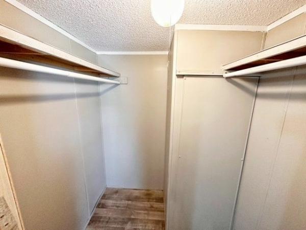 2002 Schult Desert Manor Mobile Home