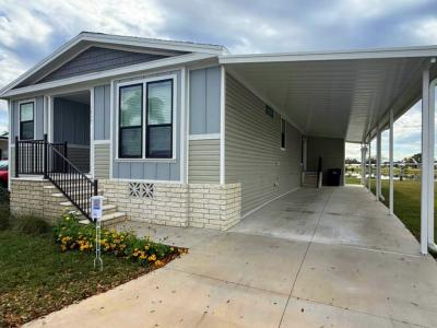 Photo 2 of 20 of home located at 7815 Lakeshore Drive Ellenton, FL 34222