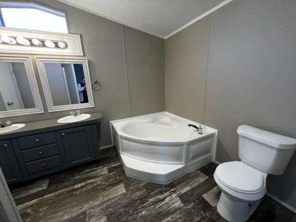 1997 Oak Creek Valley Classic Mobile Home