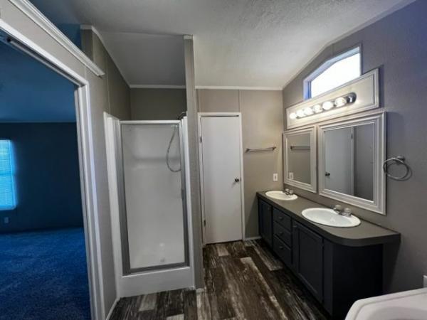 1997 Oak Creek Valley Classic Mobile Home