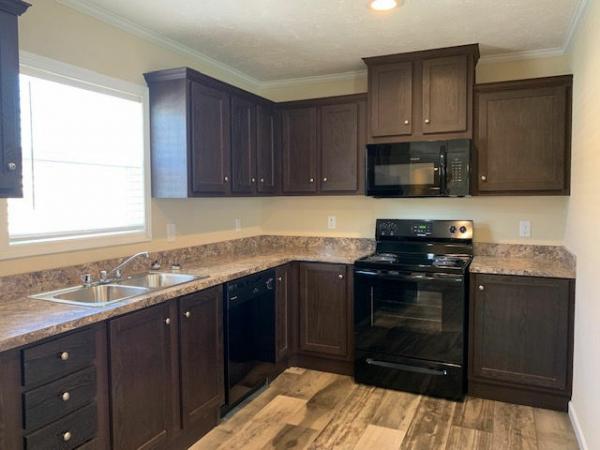 2020 Clayton Homes Inc Community Series Mobile Home