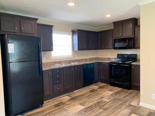 2020 Clayton Homes Inc Community Series Mobile Home