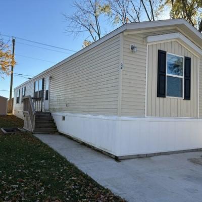 Photo 3 of 29 of home located at 9901 State Road 3 #0004 Muncie, IN 47303