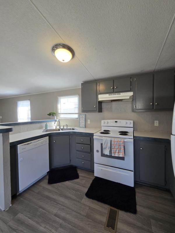 Photo 1 of 2 of home located at 9429 SE 29th St Lot #121 Midwest City, OK 73130