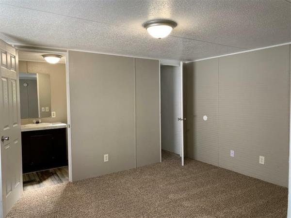 2002 Clayton Homes Inc Community Series Mobile Home