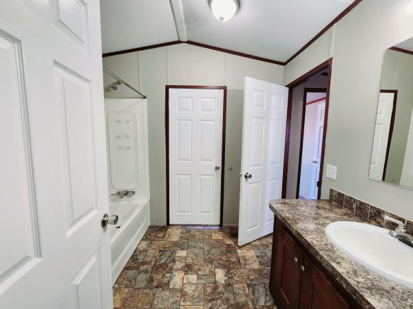 2012 Clayton Homes Inc Decision Maker Mobile Home