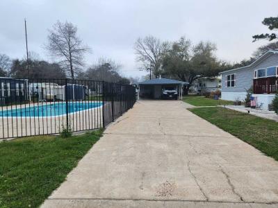 Photo 4 of 5 of home located at 2935 Calder Dr #3 League City, TX 77573