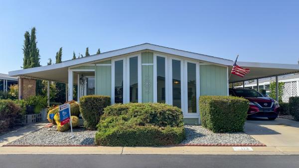 1990 Golden West Homes Country Estate  Home