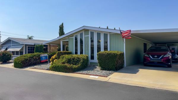 1990 Golden West Homes Country Estate  Home