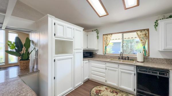 1990 Golden West Homes Country Estate  Home