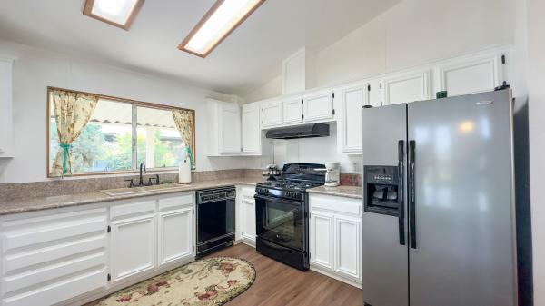 1990 Golden West Homes Country Estate  Home