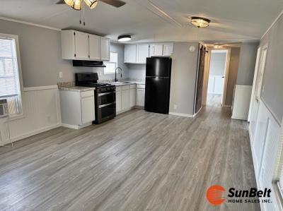 Photo 4 of 37 of home located at 13582 E Hwy 40, Lot 182 Silver Springs, FL 34488