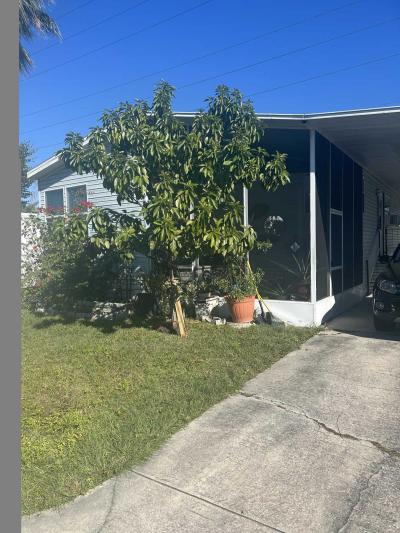 Photo 2 of 23 of home located at 8811 Shorham Road Tampa, FL 33635