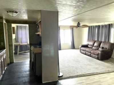 Photo 2 of 4 of home located at 934 Siesta Drive Ellenton, FL 34222