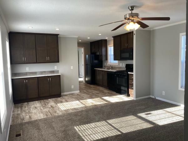 2019 Champion RA1670217 Mobile Home