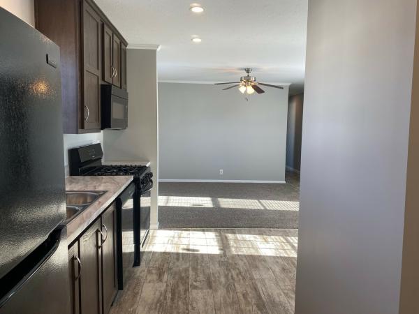 2019 Champion RA1670217 Mobile Home