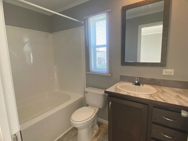 2019 Champion RA1670217 Mobile Home