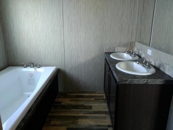 2017 Champion 20-YS1672B Mobile Home